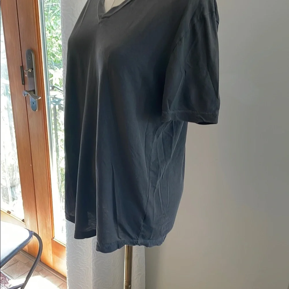 James Perse Size 1 Small EUC Classic Gray Asphalt V-Neck Top Cotton Shirt - Picture 5 of 10